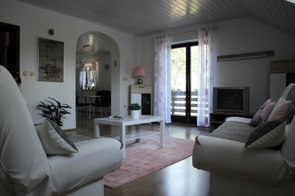Lake House Apartment メドヴォデ エクステリア 写真