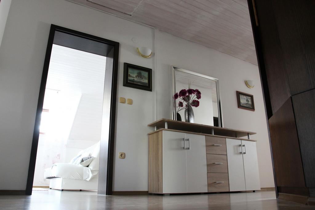 Lake House Apartment メドヴォデ エクステリア 写真