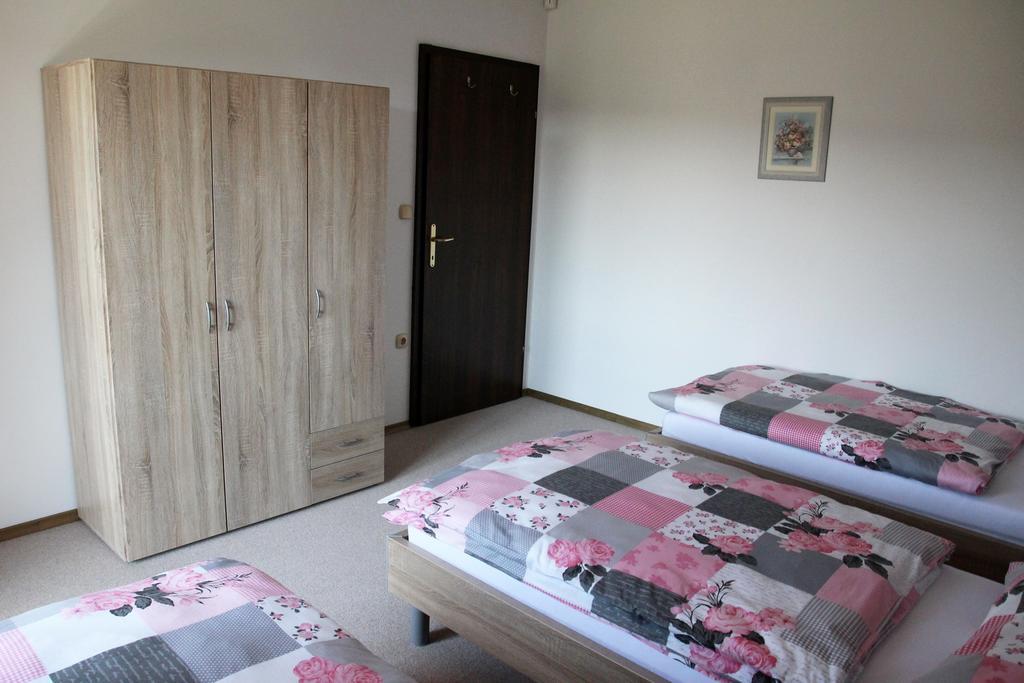 Lake House Apartment メドヴォデ エクステリア 写真