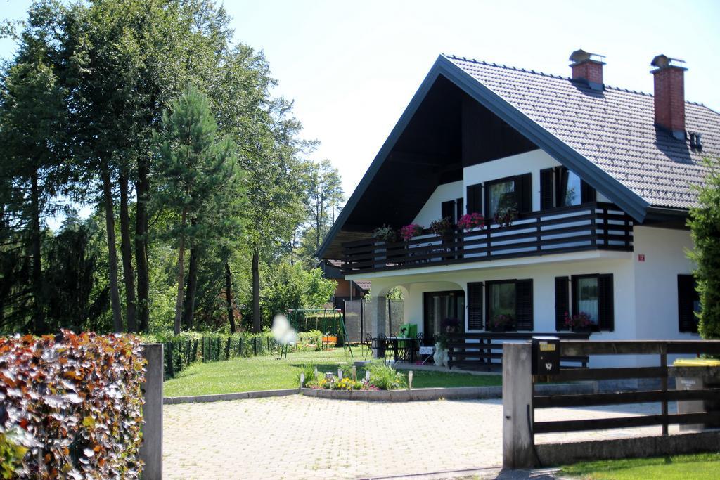 Lake House Apartment メドヴォデ エクステリア 写真
